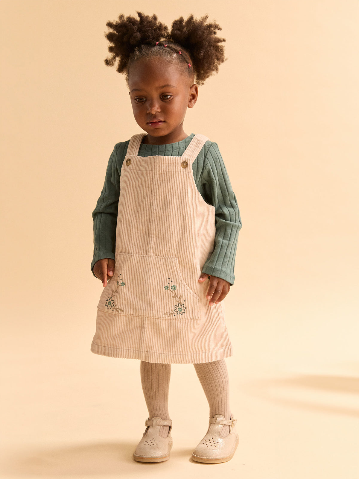 tmp/68893507776/files/2c516312-af80-4889-8efd-282dfca6c17f/26H1BF61CHS_007_5f00b4ce0-5d04-4dbf-995a-22941fa709b7.jpg