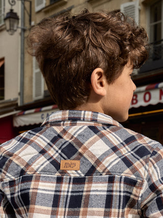 tmp/68893507776/files/ee5c357c-f27d-43ee-a1d3-c4f98902800c/26H3PG51SCH_009_3f26f6474-d868-41de-b713-615abf81fe39.jpg