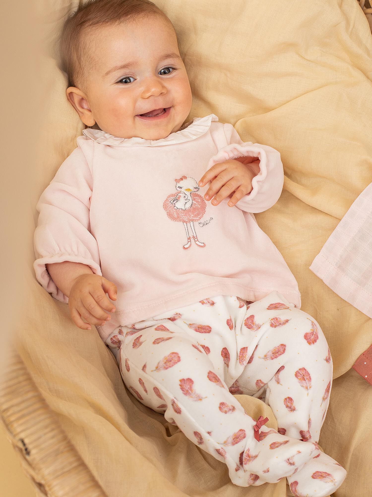 Grenouillère velours sale bébé