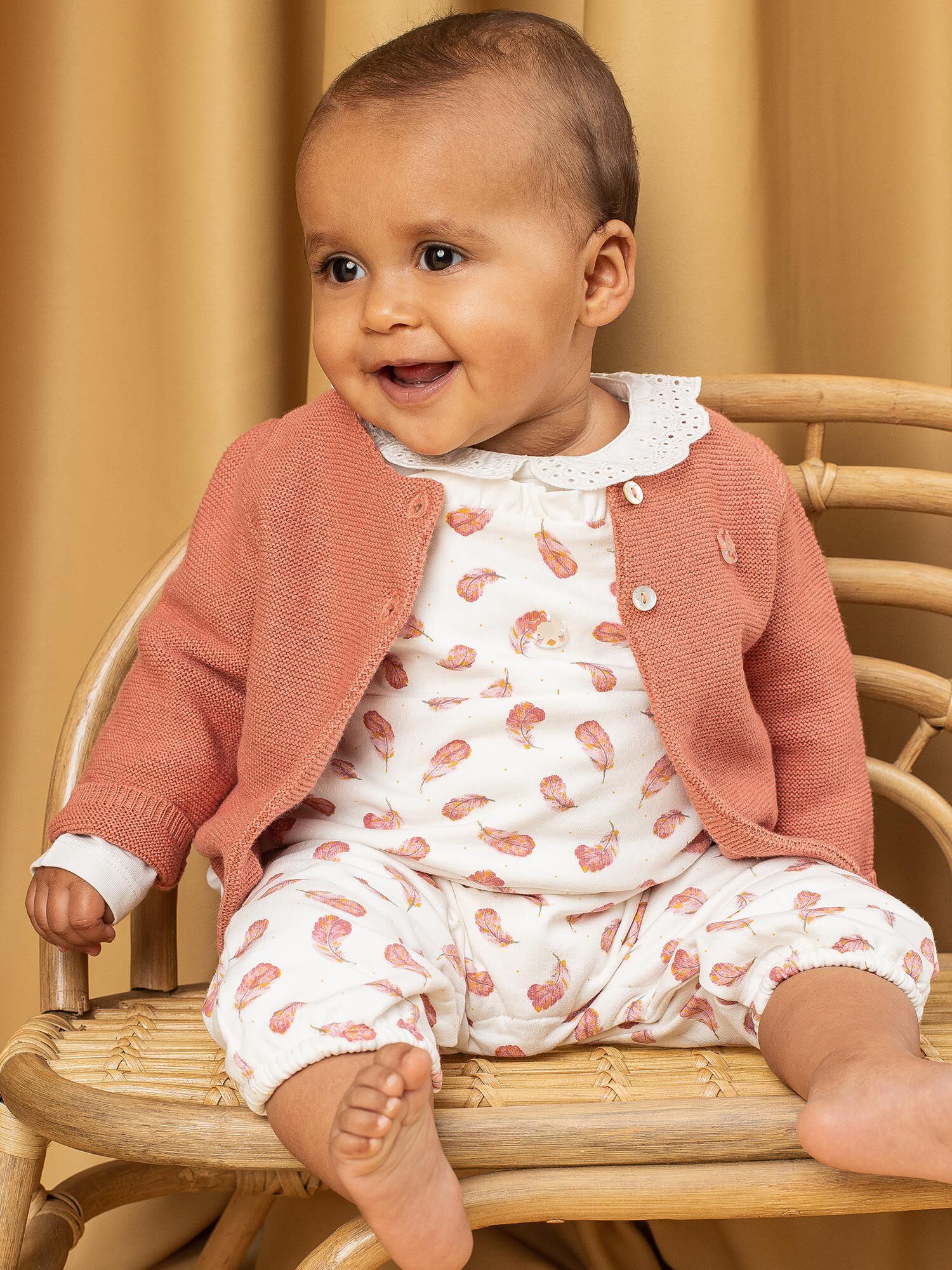 Gilet en tricot vieux rose b b fille