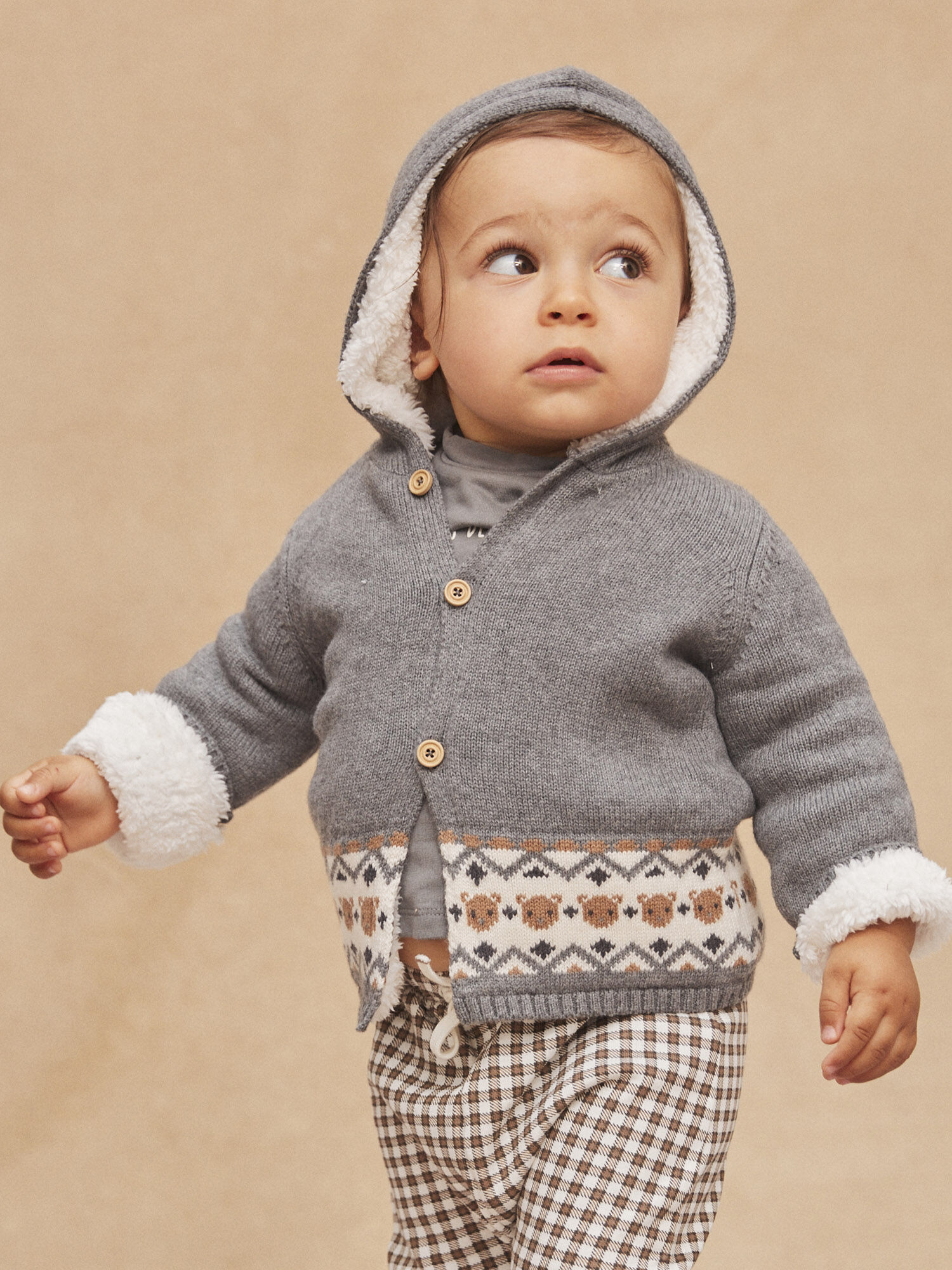 Gilet capuche gris moyen en tricot