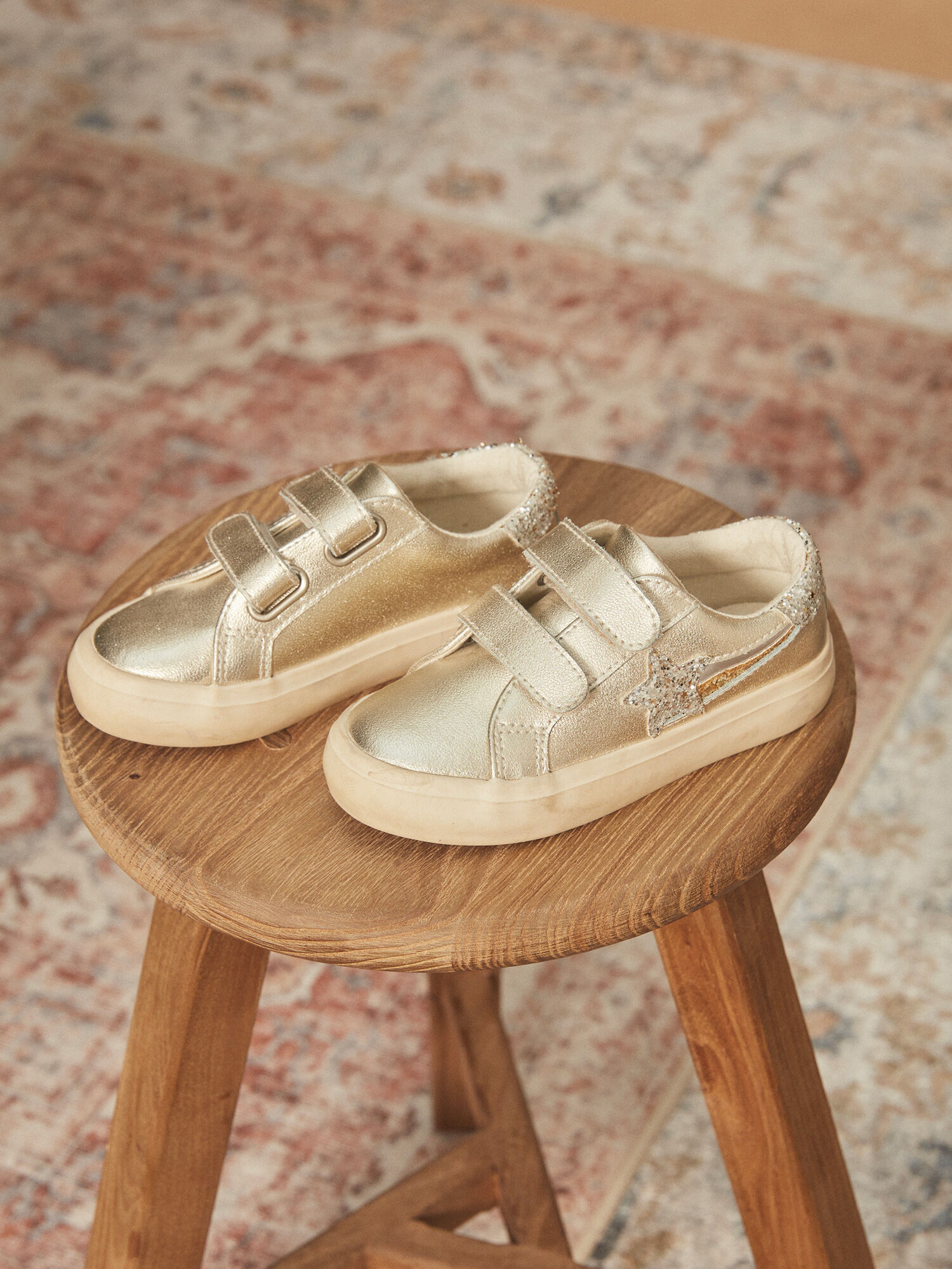 Baskets dor es en cuir